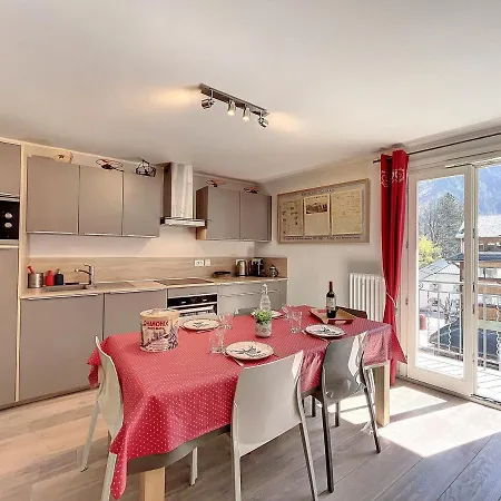 Rénové à Chamonix, Balcon, Parking - Fr-1-507-37 *